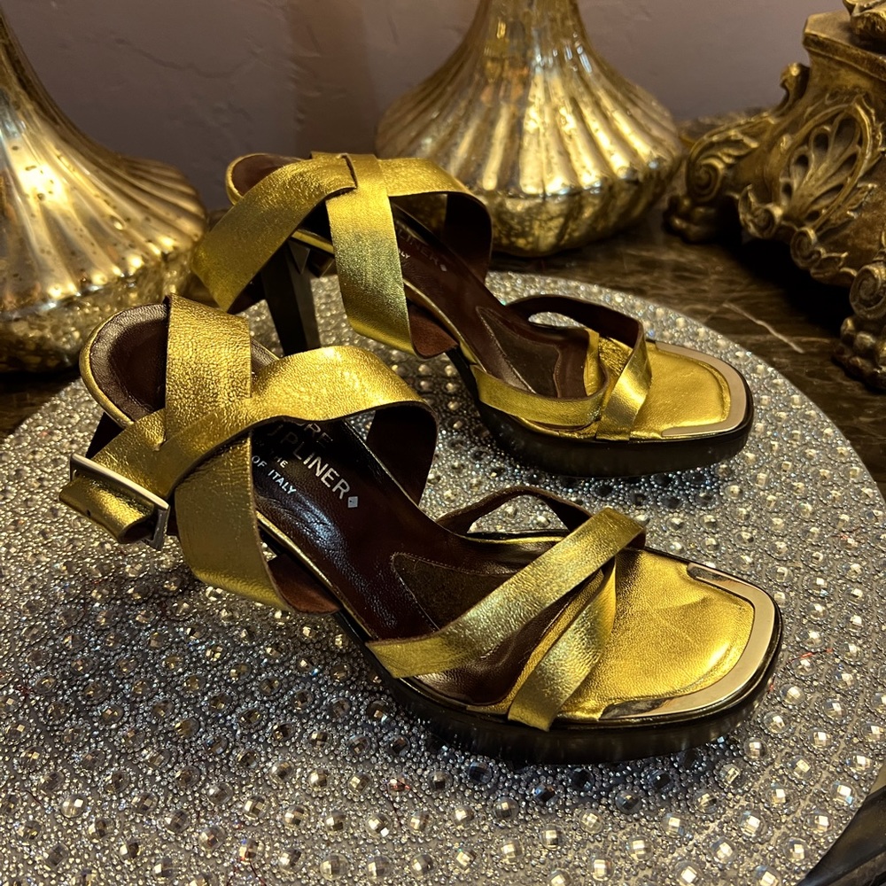 Donald pliner gold heels